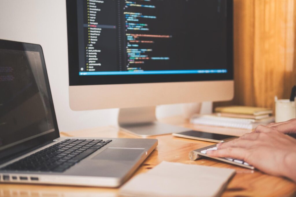 W dynamicznie rozwijającym się świecie technologii, przedsiębiorstwa IT stają przed coraz większymi wyzwaniami związanymi z zarządzaniem ryzykiem