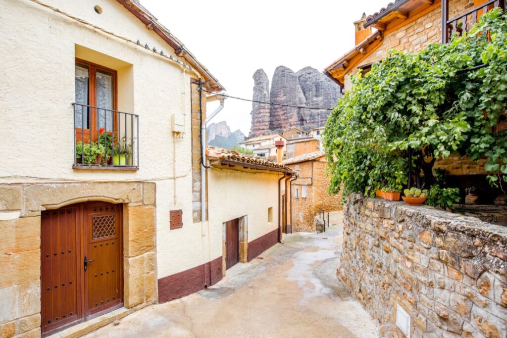 Alicante, położone na południowo-wschodnim wybrzeżu Hiszpanii, od kilku lat przyciąga coraz większą liczbę Polaków