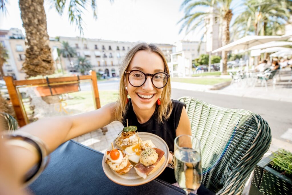 Alicante, położone na południowo-wschodnim wybrzeżu Hiszpanii, od kilku lat przyciąga coraz większą liczbę Polaków